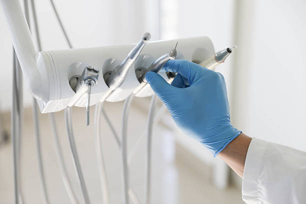 Professional Emergency Dentist technician working in Oberlin, LA